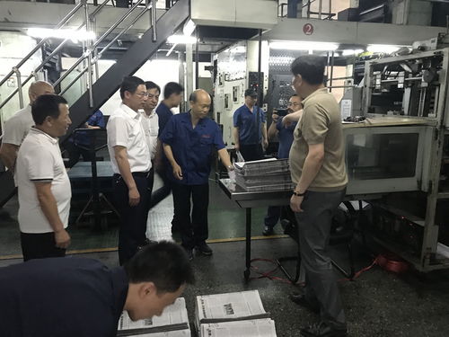 筑牢安全防線 確保兩會出版——姜協軍、鄒繼紅赴印廠一線檢查指導工作